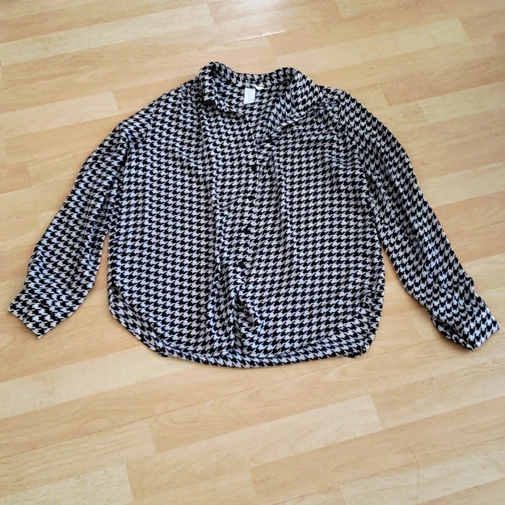 H&M Stylish Black and White Blouse